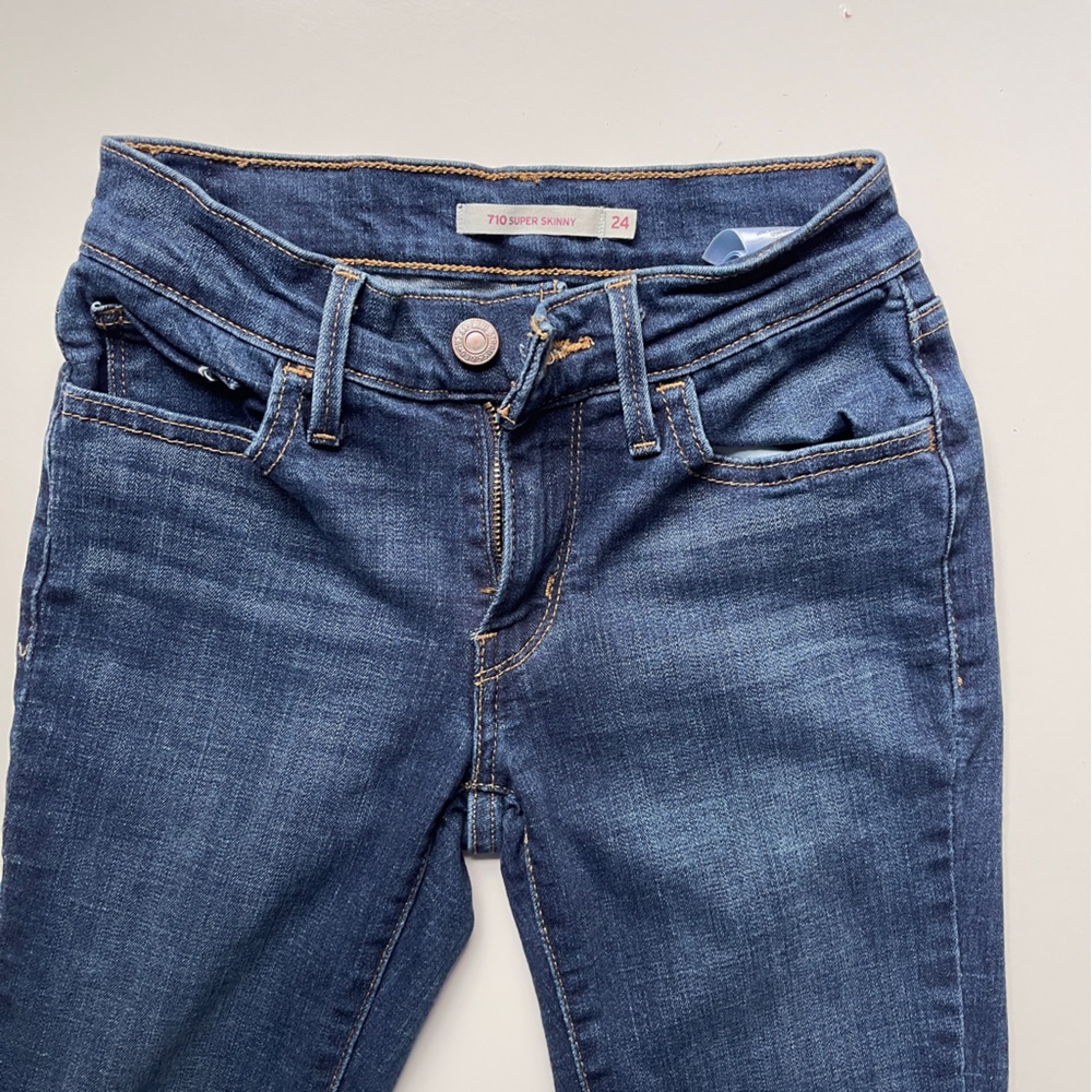 Levi's 710 Dark Blue Jeans Size W24 L30 - Picture 4 of 5